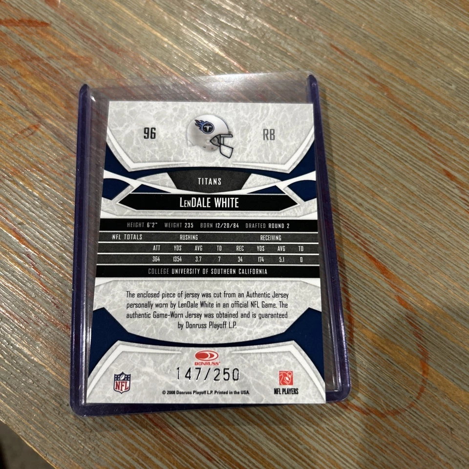 2008 Donruss Gridiron Gear silver Holofoil patch #96 LenDale White Titans /250 - Image 2 of 3