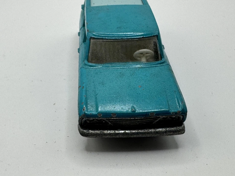 VINTAGE MATCHBOX LESNEY NO 42 STUDEBAKER LARK WAGONAIRE DIECAST MADE IN ENGLAND - Imagem 2 de 4