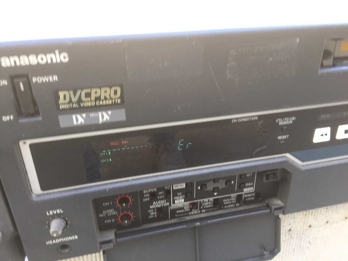 Magnétoscope Pro Panasonic AJ-D455E DV/DVC Pro – À Réviser, Pour Pièces