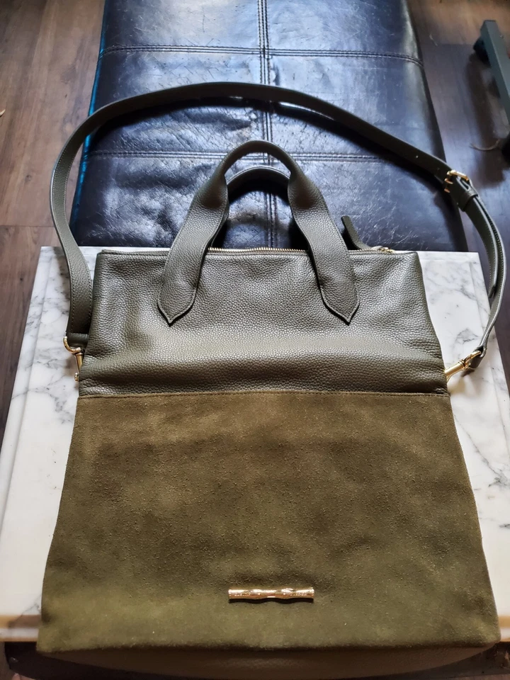 Bolso de Mano Plegable Elaine Turner Premium Cuero Guijarro Verde y Gamuza Jax Foto 2 de 4