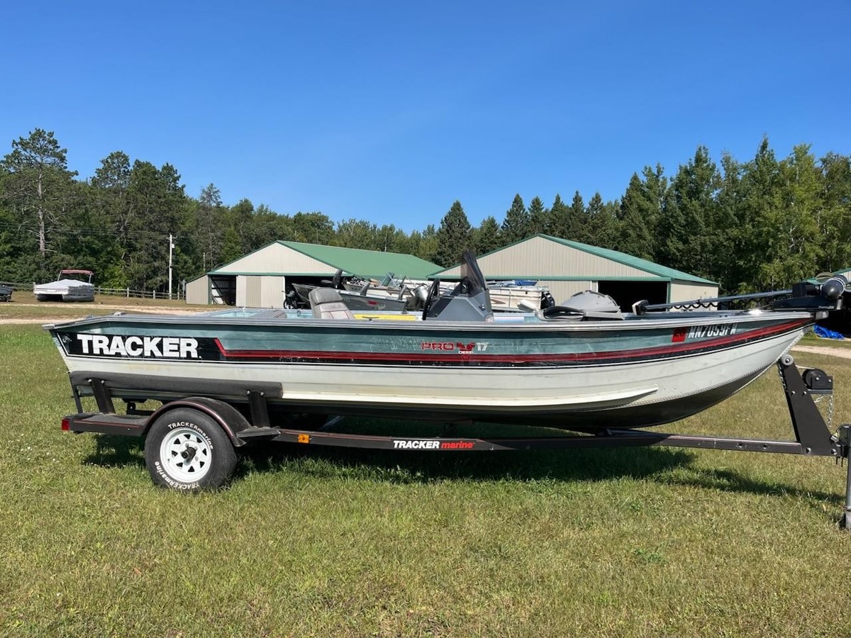 Tracker Tx17 Bass Tracker 17 Fishing Boat 1993 Bass Tracker Pro 17 1989  Bass Tracker 17', image size:1200x900