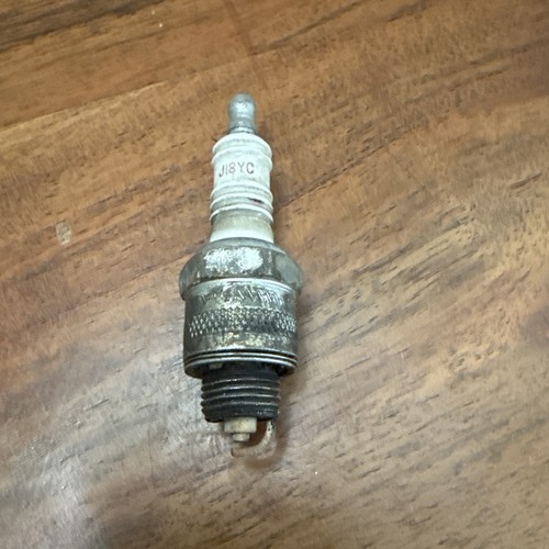 GM AC Delco 45 Spark Plugs New Old Stock 1559493 Box of 8 NOS Parts - Picture 4 of 13