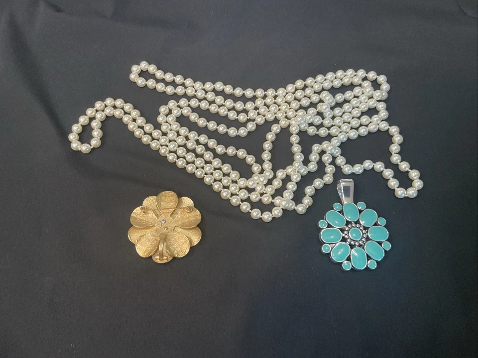 PREMIER DESIGNS Pearl Necklace Long With Pendant And Brooch Pretty! - Image 2 of 4