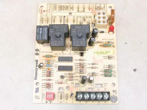 Honeywell ST9120C4057 Furnace Control Circuit Board HQ1011927HW