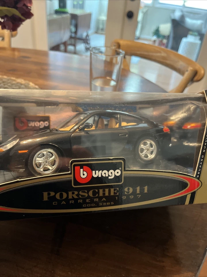 GOLD COLLECTION BURAGO 1997 PORSCHE 911 CARRERA 1:18 SCALE DIE-CAST CAR ~ READ - Image 2 of 4