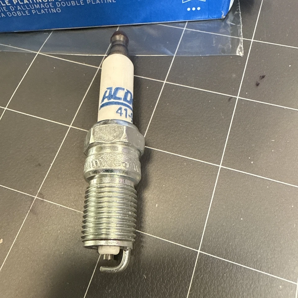 Комплект из 4 платиновых свечей зажигания 41-906 ACDelco LT1 Corvette Camaro Caprice Impala - Изображение 2 из 4