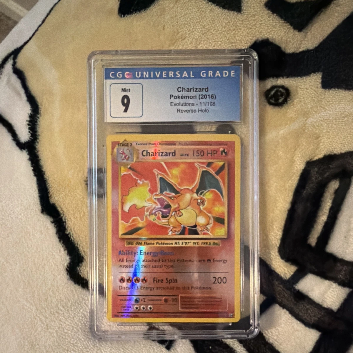 Charizard Pokémon TCG Evolutions Holo Rare Individual Collectible