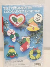 Design Works Ornament Felt Christmas Applique Craft Kit Wreath Tree Candy Cane