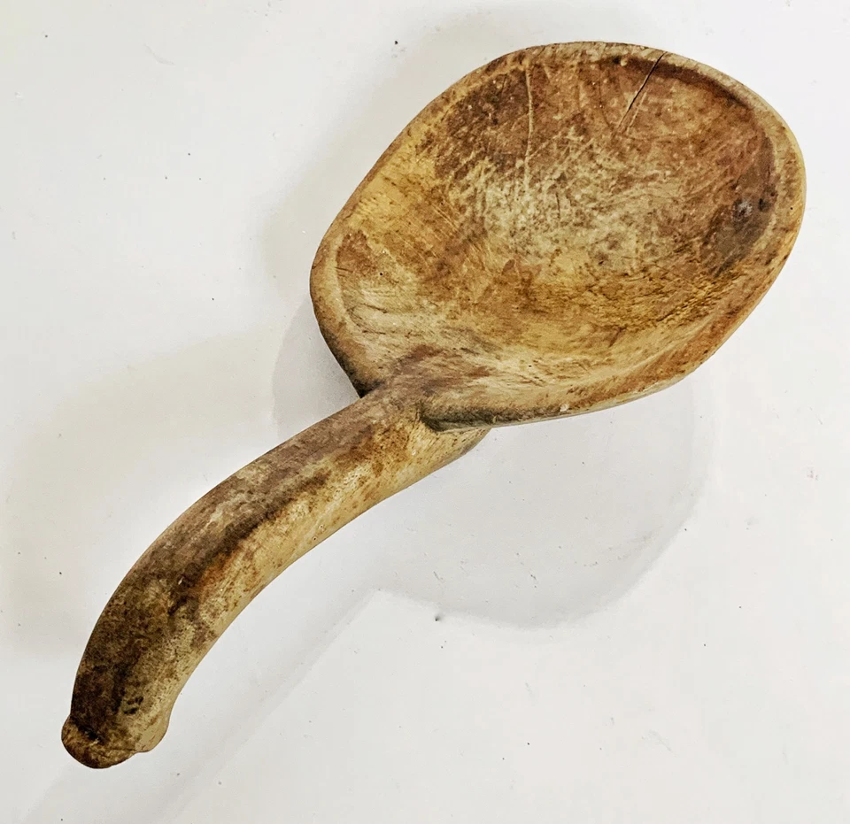 Cucharón efigie de madera tallada antigua Foto 2 de 4
