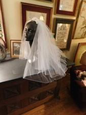 BEAUTIFUL WHITE 2 LAYER ELBOW LENGTH WEDDING VEIL WITH PEAR COMB