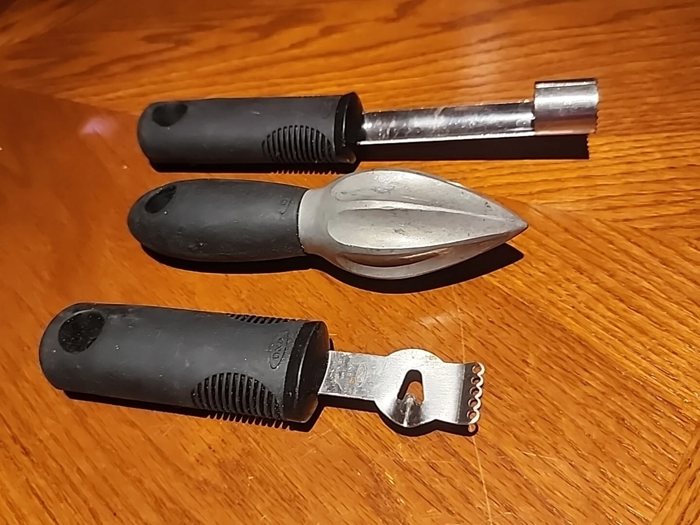 Vtg OXO 6.5" heavy duty metal head Citrus Reamer, Citrus Zester & Apple Corer
Opens in a new window