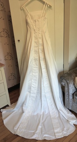ivory wedding dress size 8-10 with free 