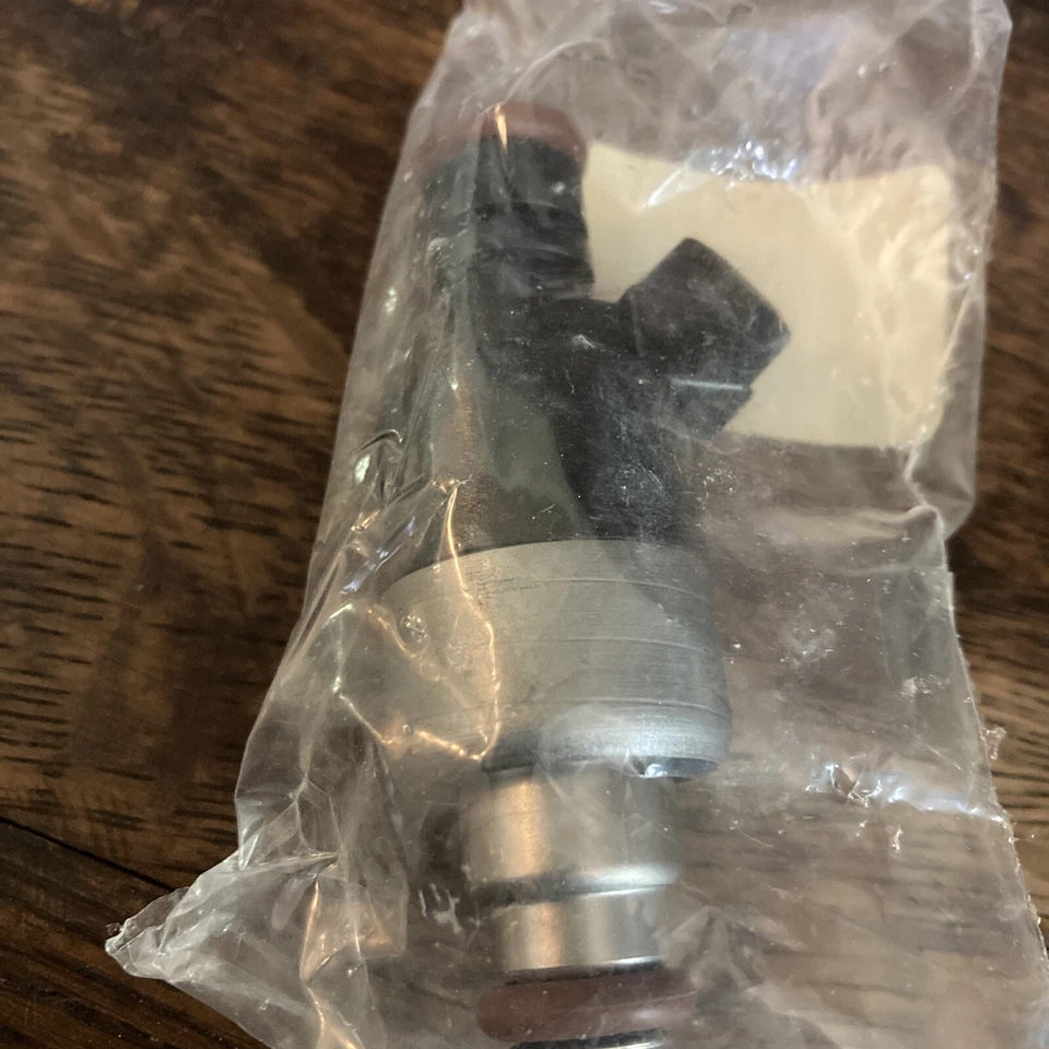 Inyector de combustible Beck Arnley para Chevrolet S10, GMC Sonoma, Isuzu y Saturn 155-0446 Foto 2 de 4