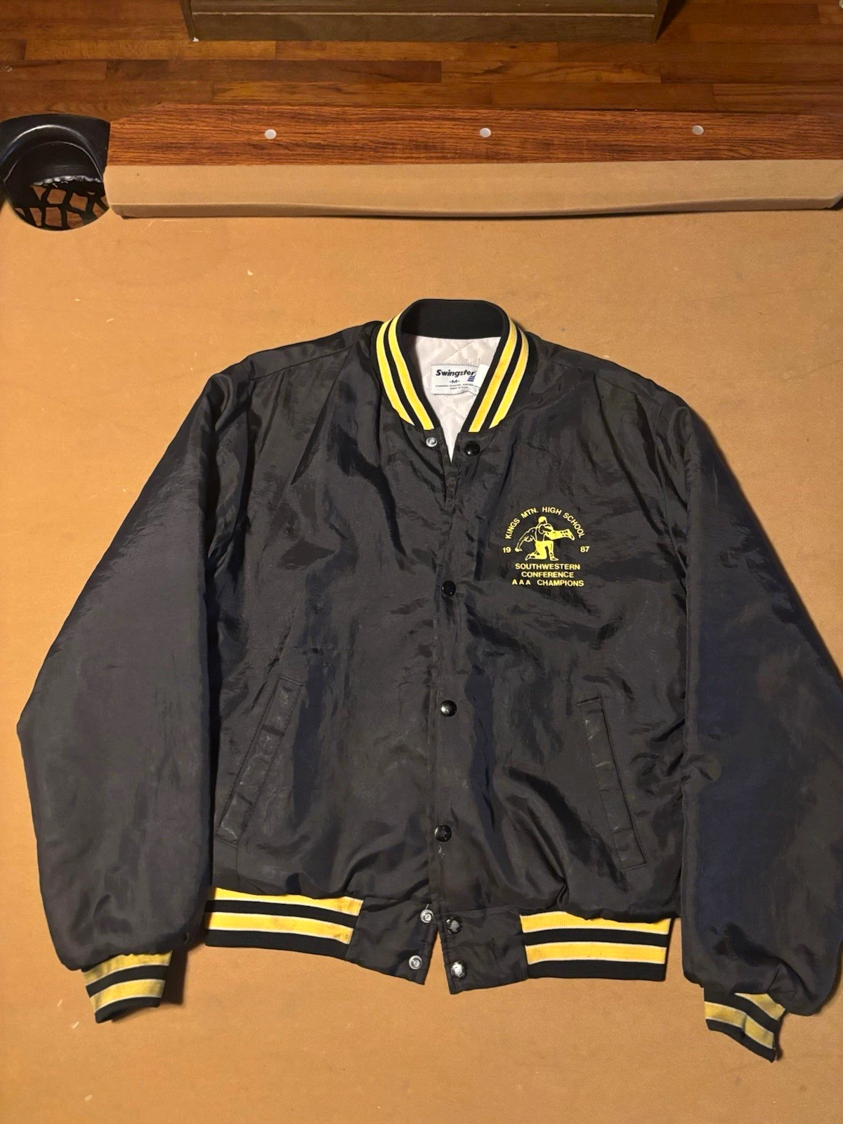 Swingster Men's M Black/Yellow Satin Bomber Jacket Snap Front Quilted Lined image 1