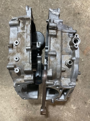 01-05 Yamaha Raptor 660 Engine Crank Case Crankcase #4375