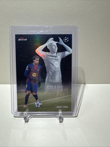 2025/26 Topps Finest Lamine Yamal Shadow Play SP - FC Barcelona