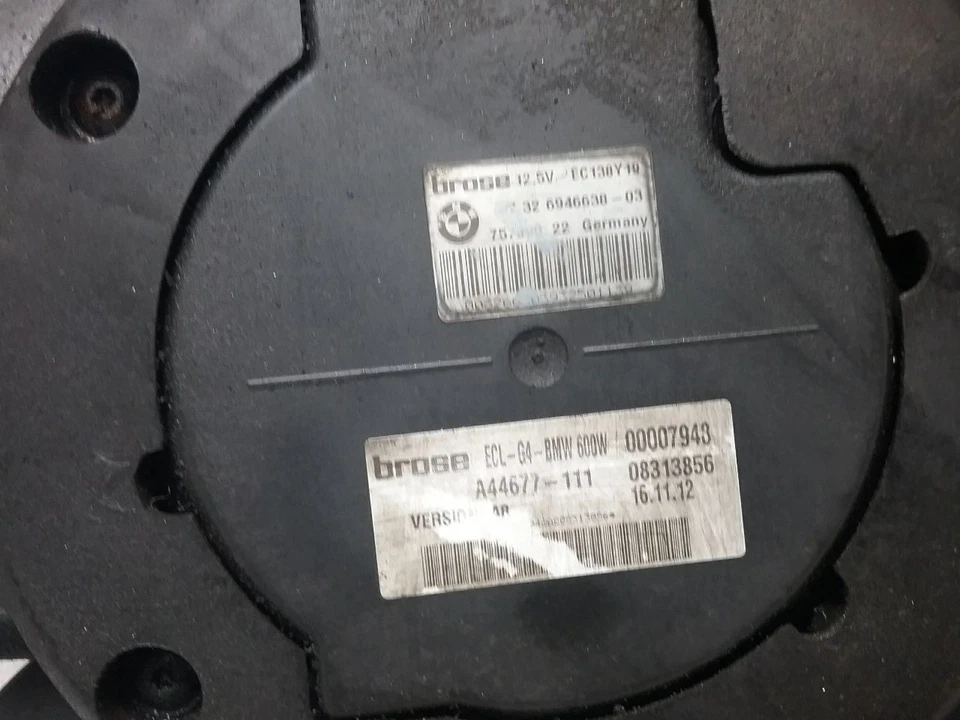 2005 BMW 525i OEM Radiator Fan Assembly 400 Watt Fits 04-05 Foto 4 de 4