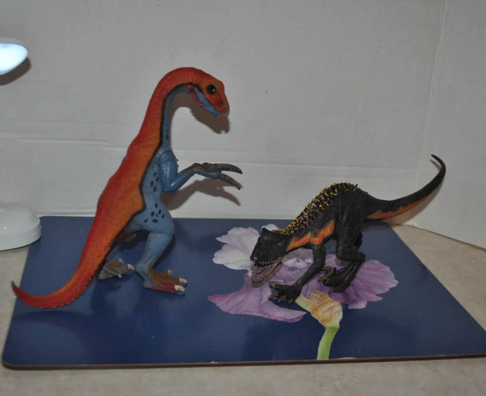 Jurassic World 恐龙 S/2 SCHLEICH Therizinosaurus Action 8 英寸 H Velociraptor 11 — 第 2/4 张图片