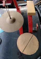 Ancien Tambour En Tôle Pour Enfants - Jouet Vintage Des Années 50 Avec Décor D'enfants Qui Jouent - France
