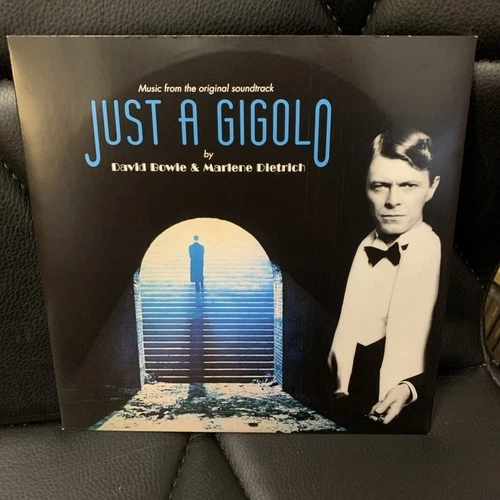 David Bowie Marlene Dietrich 2019 RSD  7 inch blue vinyl. Vinyl MINT / Cover VG