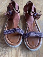 385 Fifth Sandal Women  s 9 Brown Tassel Flat