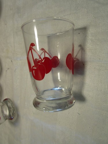 Crate & Barrel set 5 Cherry Juice Glasses by Anchor Hocking 6 Oz. - Picture 7 of 11