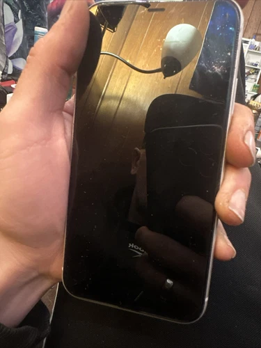 Apple iPhone 11  - 64GB - White (AT&T) (Cricket) A2160 (CDMA + GSM)