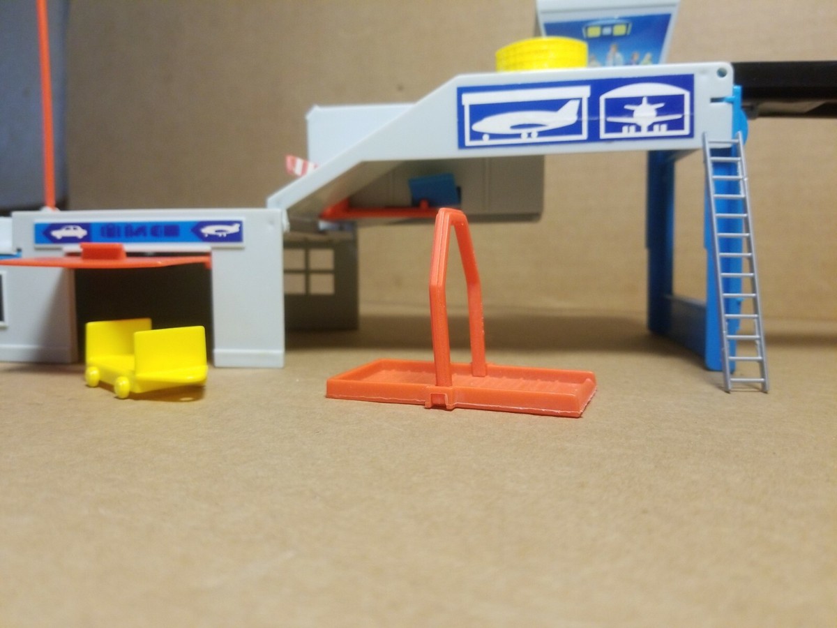 Hot Wheels 1990 City Airport Playset Parts Mostly Complete | eBay