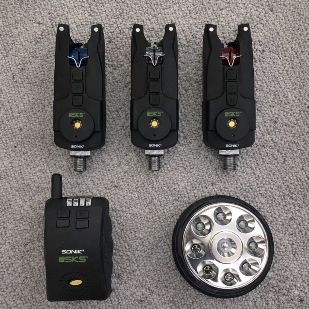 Sonik SKS Bite Alarm Set + Receiver & Bivvy Light Carp Fishing Used Once