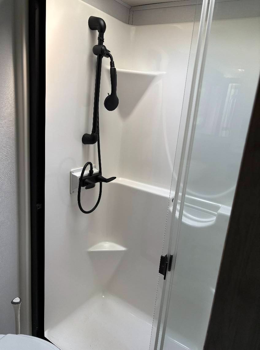 2022 Keystone Montana 5th Wheel RV - Currently Owned by Dog the Bounty Hunter