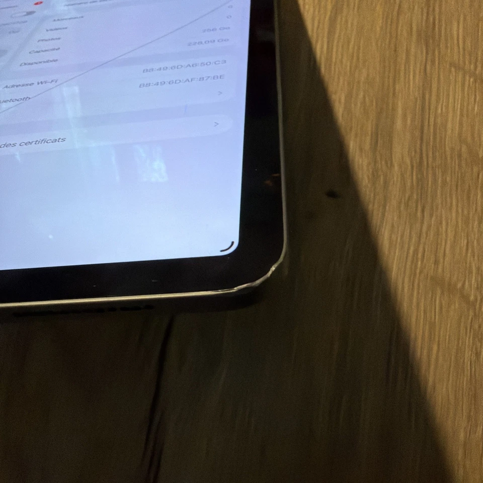 Apple iPad Air (5th generation) · 256GB · Wi-Fi, photo 3 sur 5