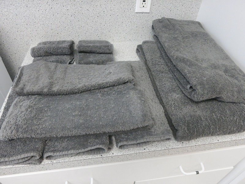 Abyss Habidecor Super Pile Set: 4 facecloths, 5 hand towels, 2 bathsheets USED