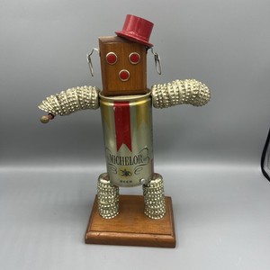 MICHELOB Beer CAN MAN”TRAMP ART” CONSTRUCTED FROM MICHELOB CAPS & CAN Novelty