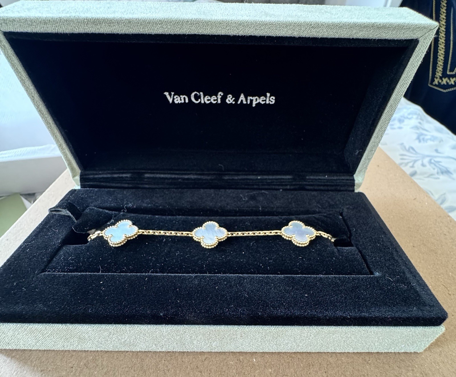 Van Cleef & Arpels Vintage Alhambra 5 Motif Bracelet Mother of Pearl 18K Gold