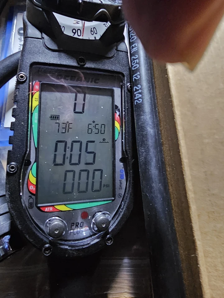 Computadora integrada Oceanic Pro Plus 2 Dive Air con desconexión rápida Foto 2 de 4