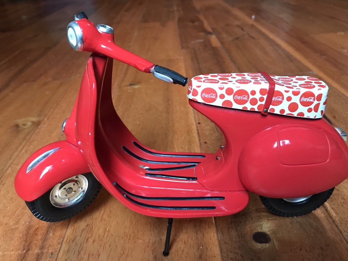 COCA COLA LIMITED EDITION DIE CAST RED MODEL PEDAL VEHICLE SCOOTER
