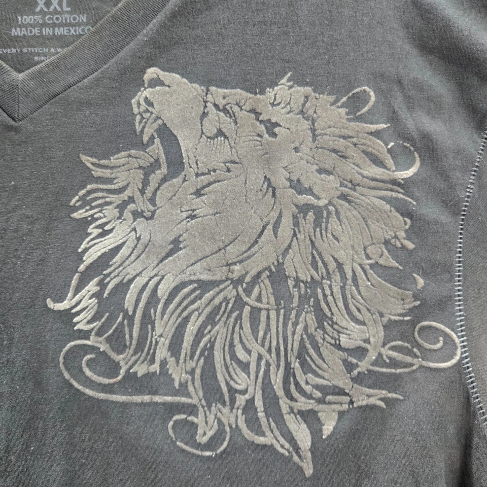 Marc Ecko Men Shirt 2XL Black Y2K Grunge Skull Lion Sword Graphic Short Sleeve - Image 4 of 4