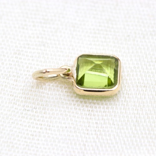 Square Shape Peridot Pendant Elegant 14k Yellow Gold Pendant Mother's Day Gift - Picture 5 of 12