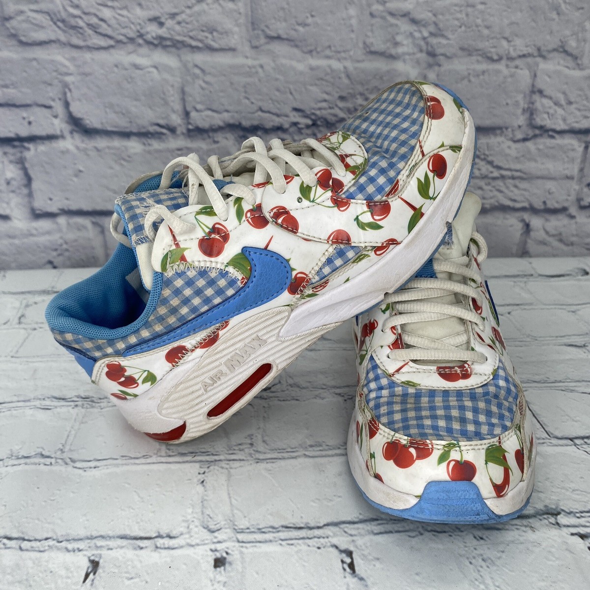 nike air max excee cherry