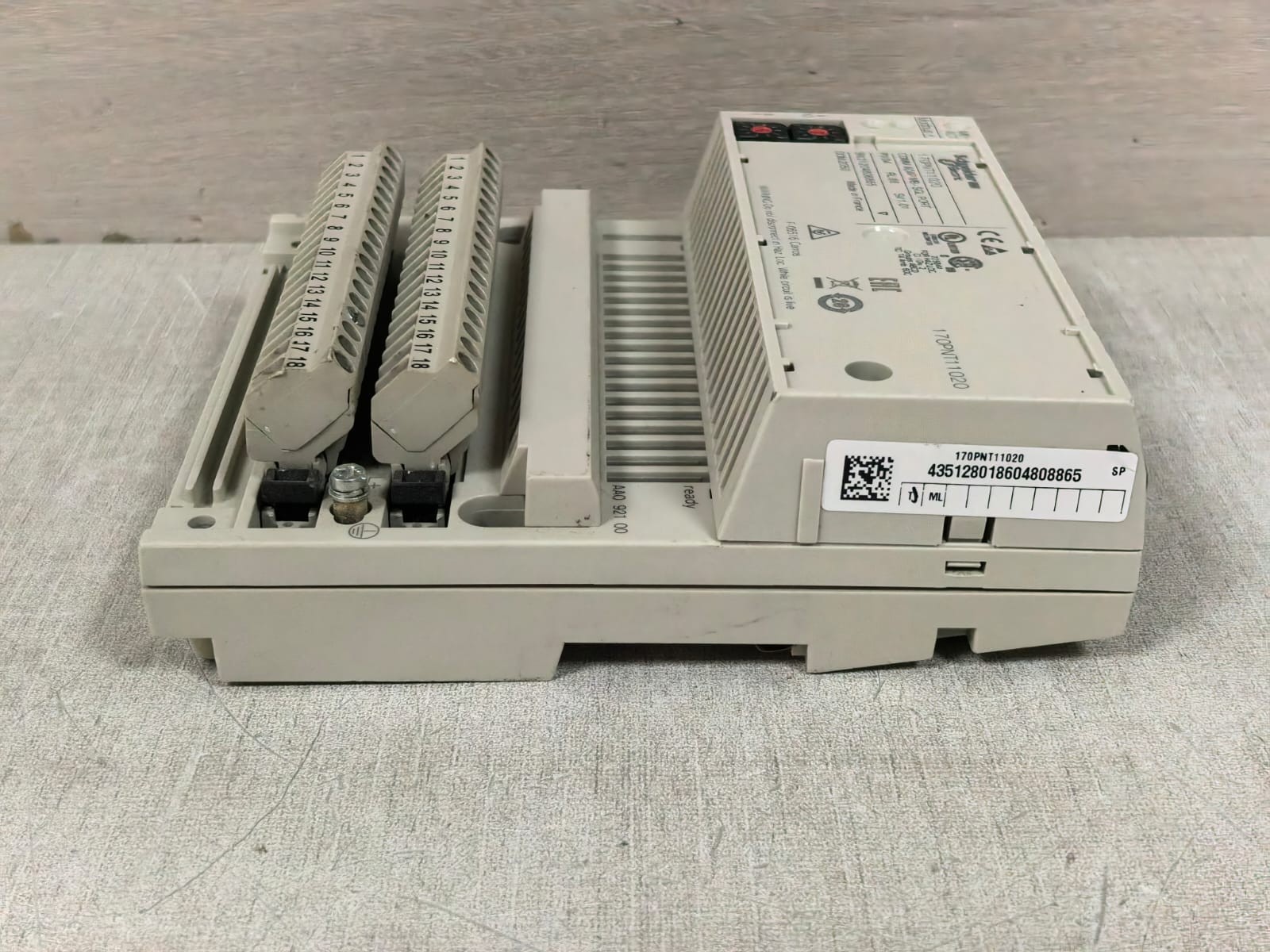 Schneider Electric 170PNT11020 PV:04 SCHNEIDER ELECTIRC 170PNT11020 TSX Momentum Comm Adapter w/Base 170AAO92100 PV04 8