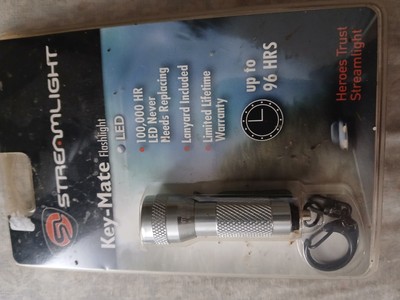 streamlight flashlight