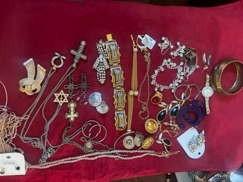 Large Lot Vintage Costume Jewelry Rings Earrings Bracelets Watch Pins Necklaces