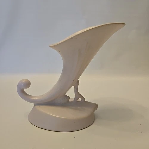 Roseville Ivory Pine Cone 1936 Vintage Pottery White Cornucopia Vase 126-6 HTF