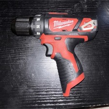 Milwaukee M12 2407-20 Cordless Drill/Driver 1...