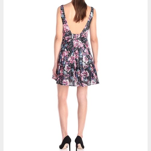 NEW Betsey Johnson Y2K Bow Back Floral Fit & Flare Dress Size 8 - Picture 2 of 3