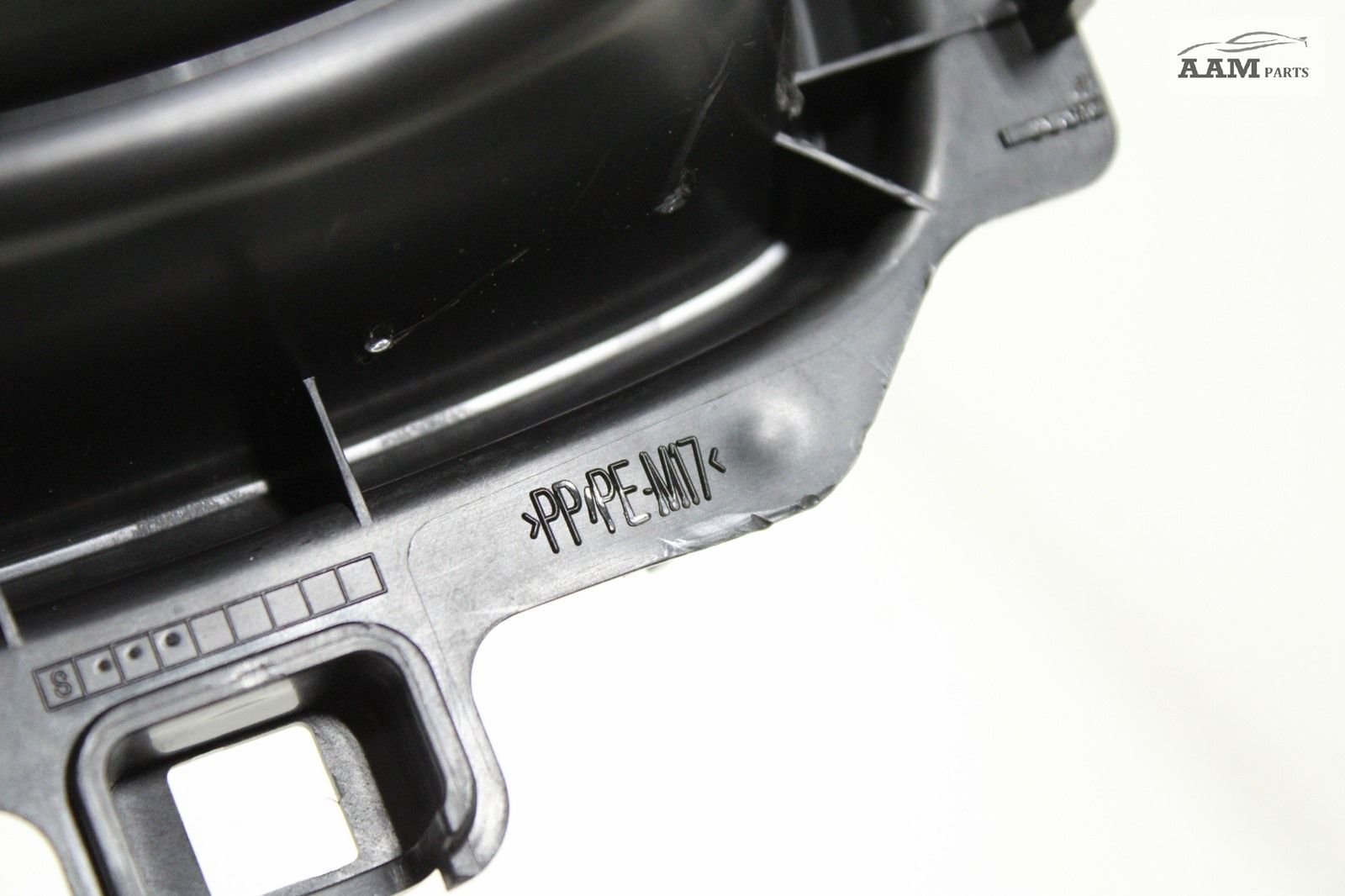 2018 2020 BUICK REGAL CENTER CONSOLE STORAGE TRAY COMPARTMENT BOX OEM