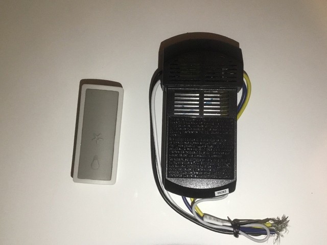 Hunter 27185 Universal Ceiling Fan Remote Control Transmitter Only