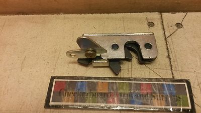 NOS Mounting Plate Latch 12339880-1 5574966 3-400-L 5340011985455 HMMWV