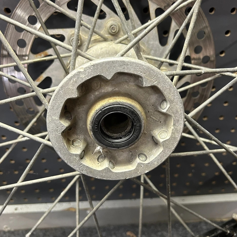 96-01 1997 HONDA CR 125 250 RUEDA DELANTERA OEM 44650-MAC-680 Foto 4 de 4