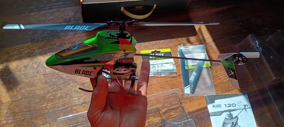Blade Horizon Hobby 120S BNF R/C Helicopter (original version) - Image 3 of 4